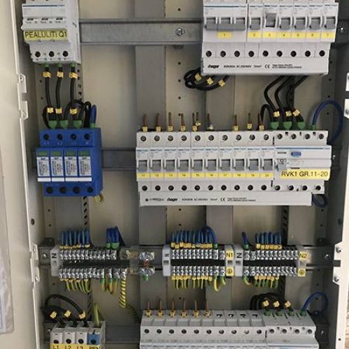 Dumont OÜ poolt tehtud elektrikilp